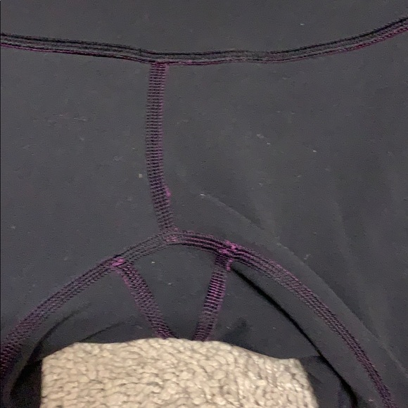 Lululemon Reversible Leggings Sz 4 - Picture 15 of 16